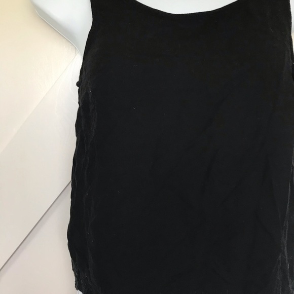 𝅺black cropped top tank top - Picture 3 of 4
